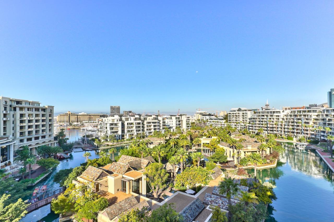 Lawhill Luxury - V & A Waterfront Apartment *
