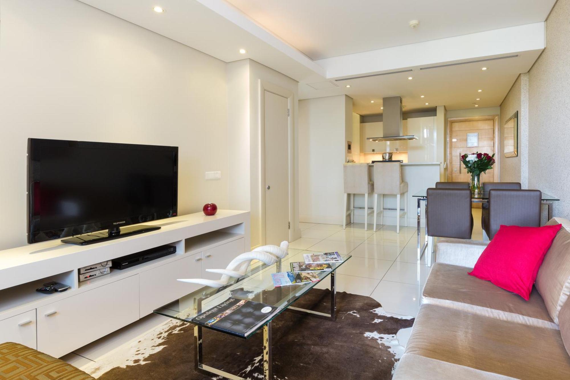 Lawhill Luxury - V & A Waterfront Apartment
